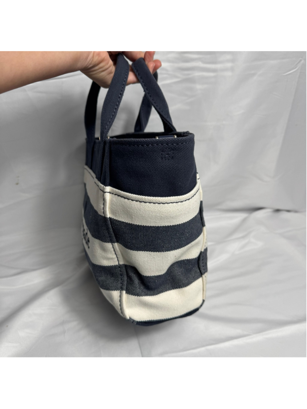 Women's Kate Spade Canvas Tote Bag One Size Navy Blue and White Striped - Picture 3 of 9